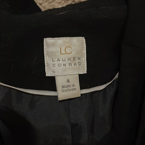 Black blazer with 3/4 sleeves - Picture 2 of 2